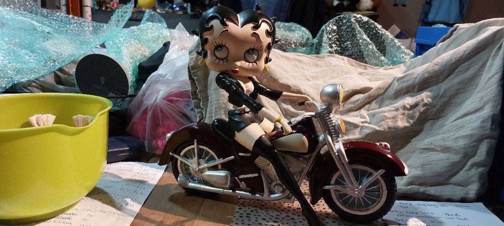 Betty boop op motto zwart zeldzaam, Verzamelen, Ophalen, Betty Boop, Zo goed als nieuw, Beeldje of Figuurtje