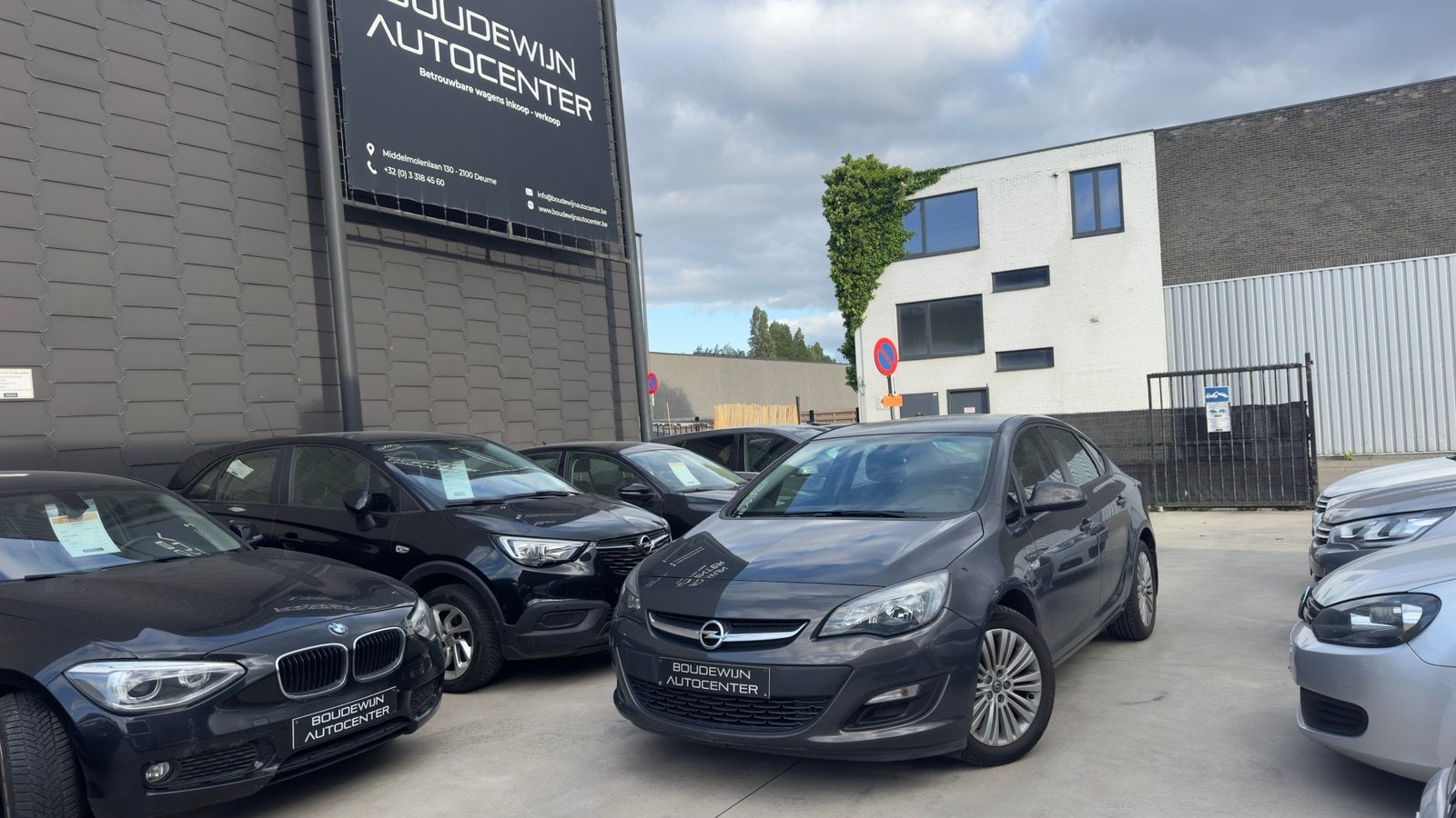 Opel Astra Berline 1.4Benzine Topstaat 2012 Garantie, Auto's, Voorwielaandrijving, Stof, Zwart, 5 deurs