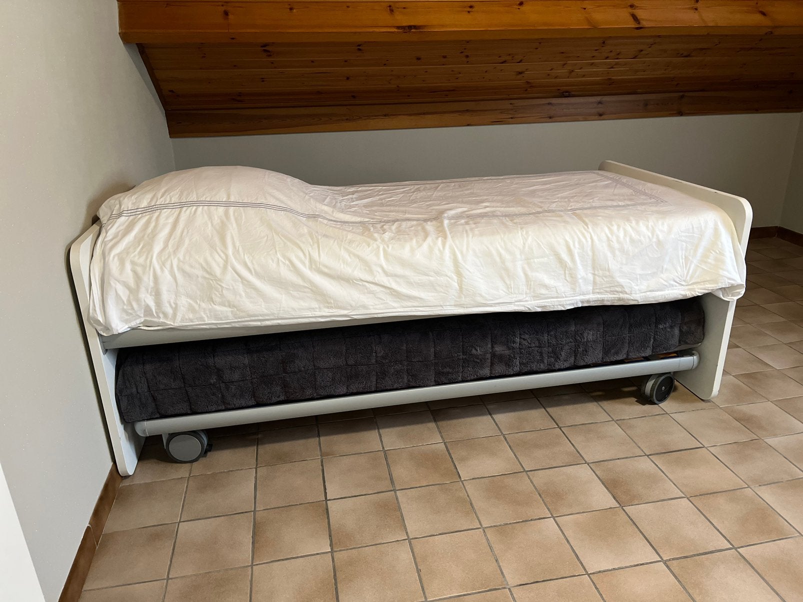Bed, Huis en Inrichting, Ophalen, Zo goed als nieuw