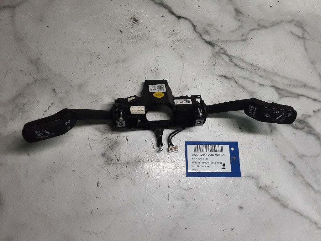 SCHAKELAAR Volkswagen Tiguan (AD1) (5Q1953521), Gebruikt, Volkswagen, Mevr. I. Hauben, Rue de l'Espoir 34 34
4030  GRIVEGNÉE, BE