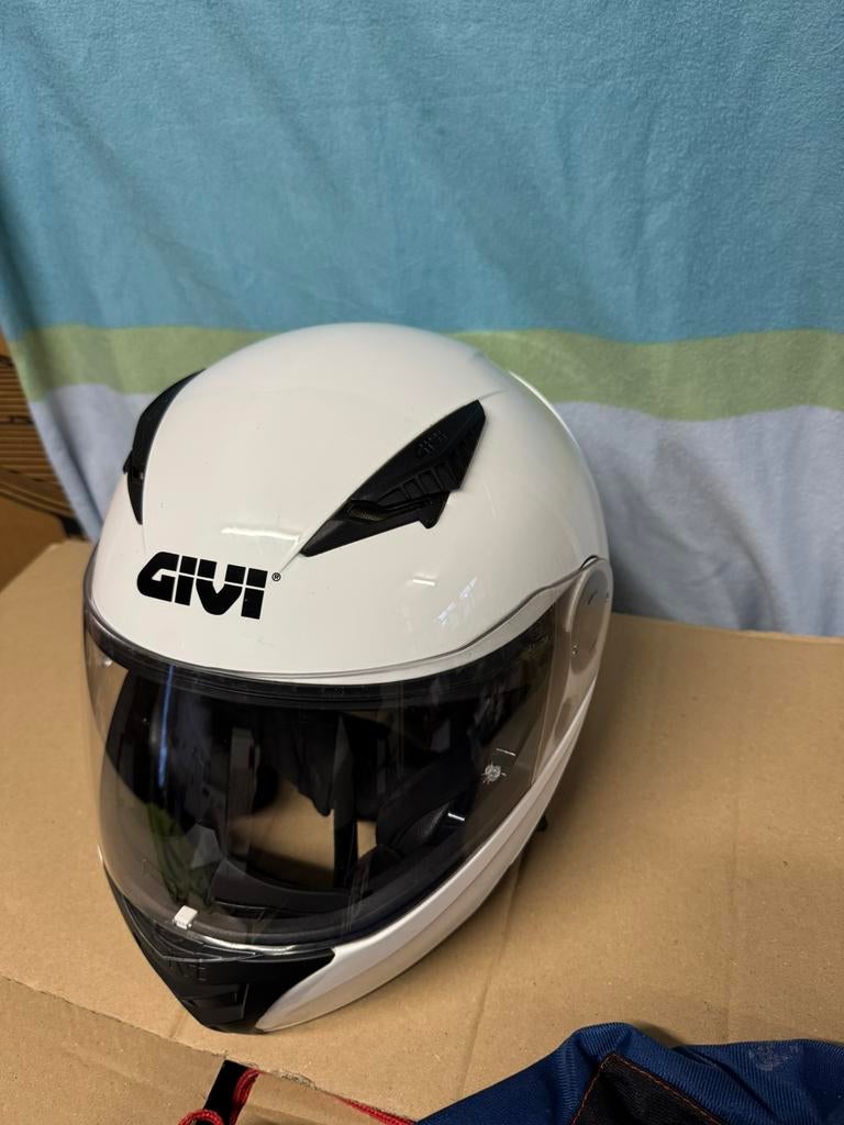 Motorhelm: GIVI X.16 voyager XL 62 met intern zonnevizier, Motoren, Ophalen, XL