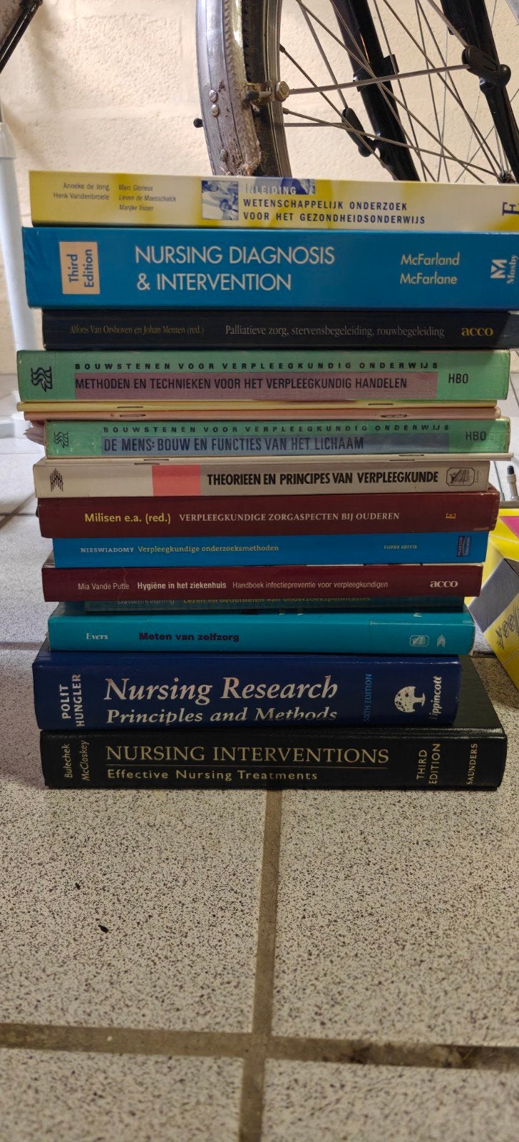 Aantal verpleegkunde boeken (gratis), Boeken, Ophalen, Zo goed als nieuw, School, Studie en Wetenschap