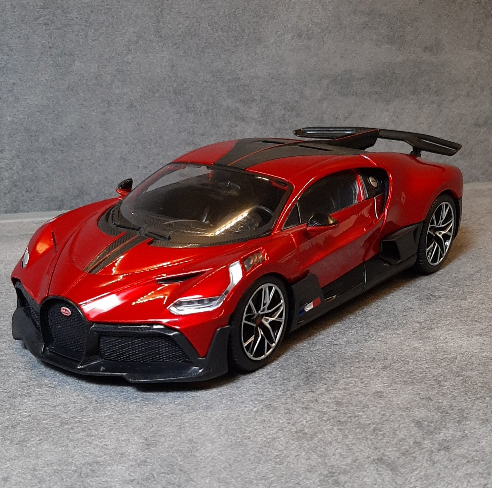 Bburago/1:18/Bugatti DIVO 2019/Zonder doos, Enlèvement ou Envoi