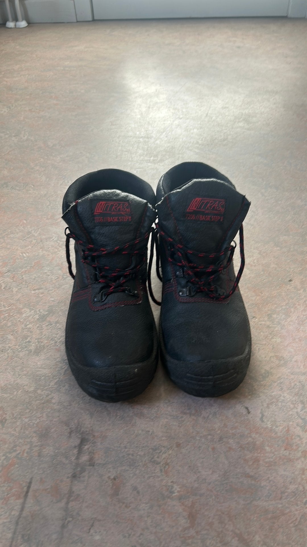 Chaussures de sécurité Nitras., Enlèvement, Comme neuf