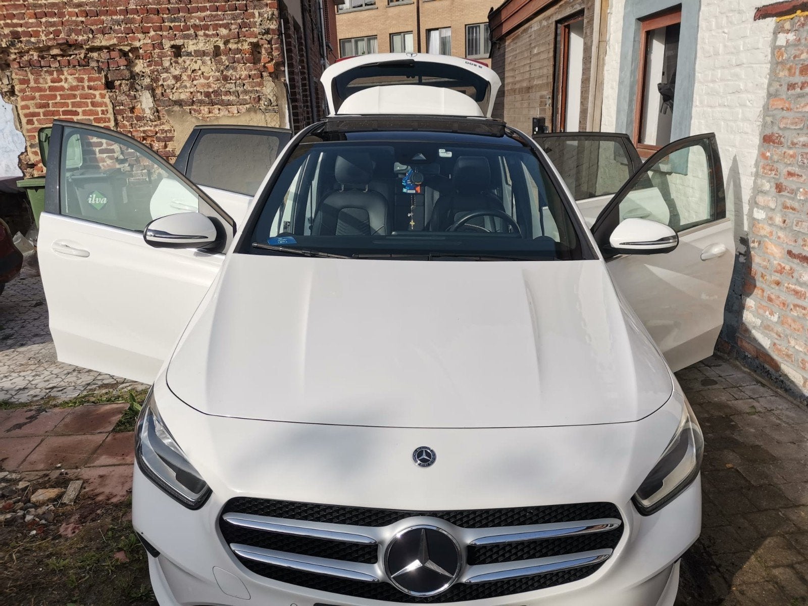 Mercedes B200, Autos, Achat, Carnet d'entretien, Noir, Automatique
