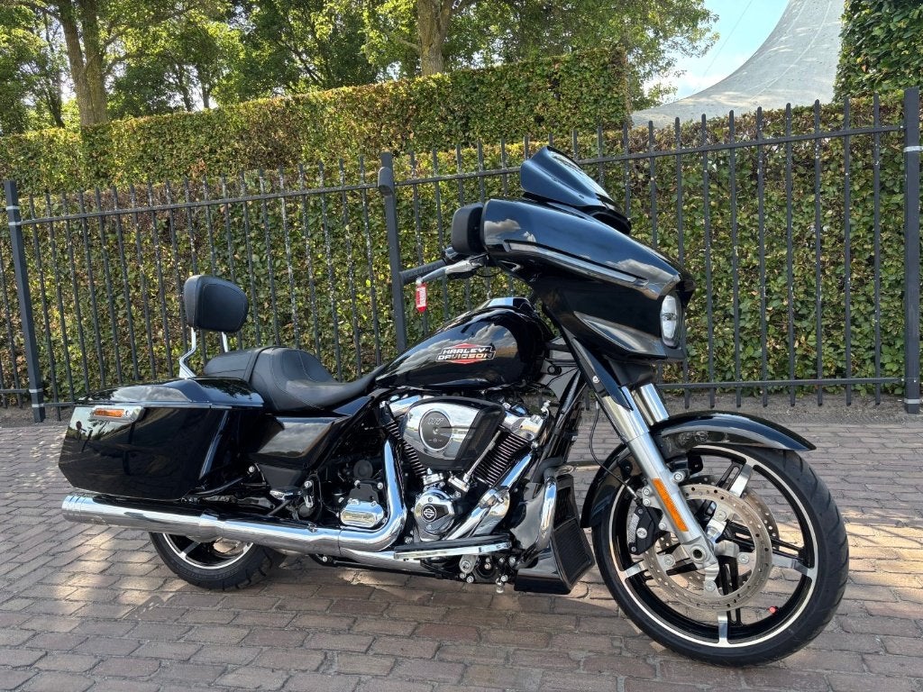 Harley davidson Street glide 117 (dokter j@hyde uitlaten), Permis Moto A, Entreprise, Plus de 35 kW, 1923 cm³