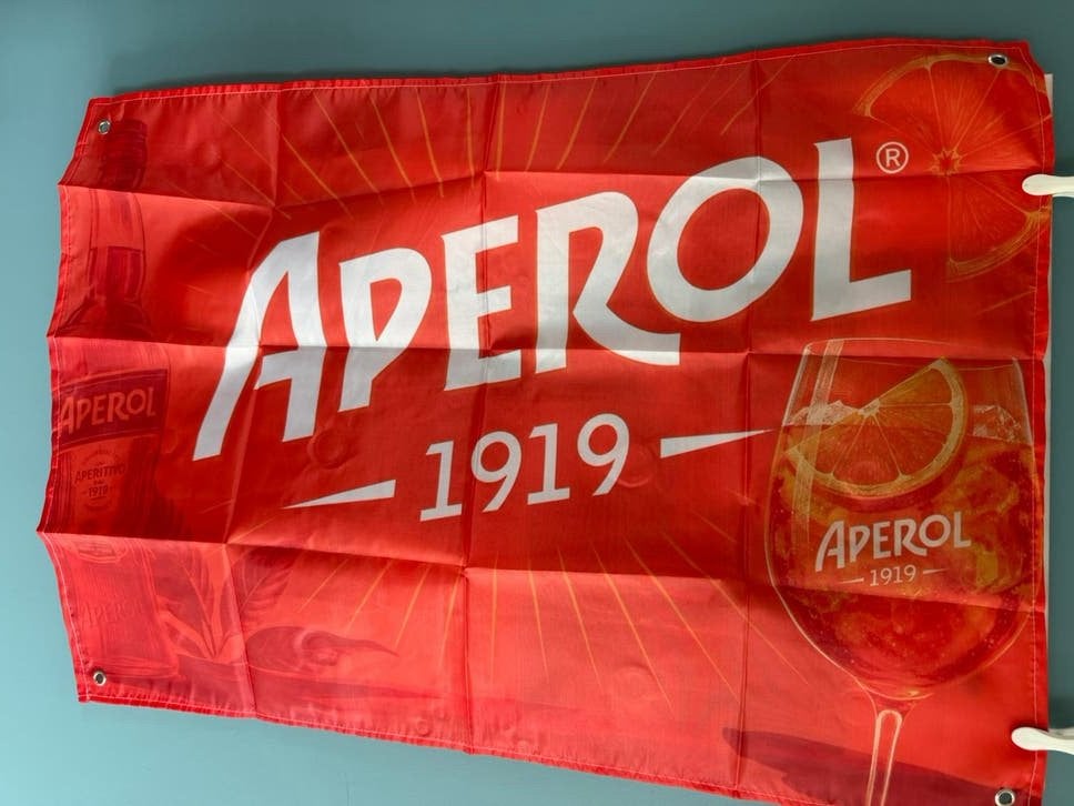 Prachtige polyester vlag Aperol 1919 - retro vintage mancave, Ophalen of Verzenden, Nieuw