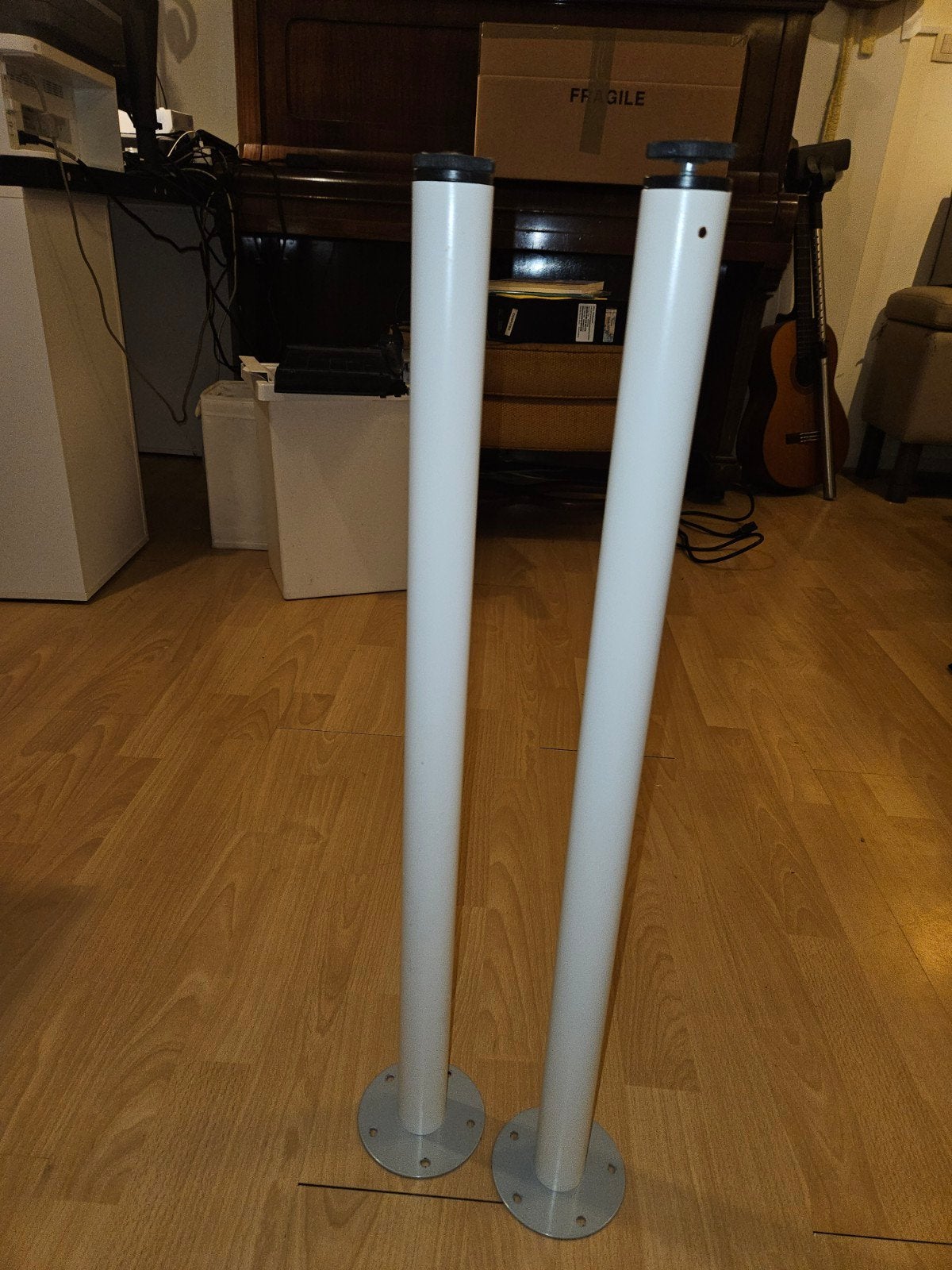 2 pieds de table, Ikea Adils, 5€ la paire, Enlèvement, Comme neuf