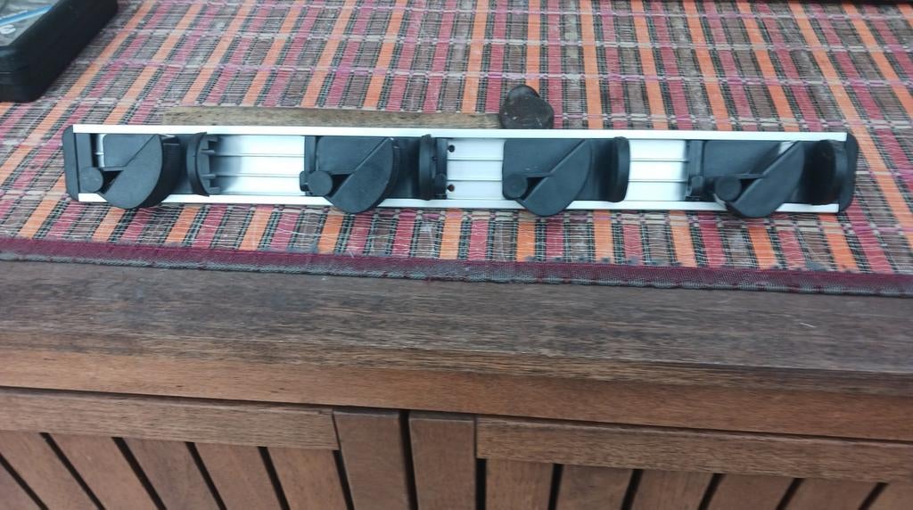 Bezemhouder/gereedschapsrail, Ophalen of Verzenden, Gebruikt, 50 tot 100 mm, Inox