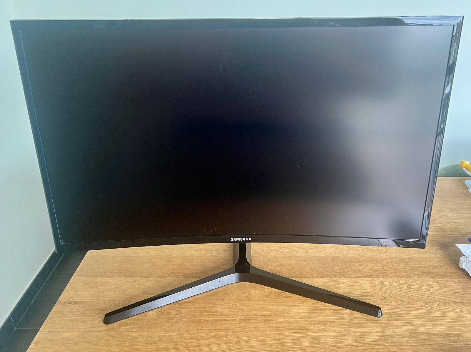 Samsung Essential Curved Monitor 27 In, Ophalen, 3 tot 5 ms, VA, Full HD
