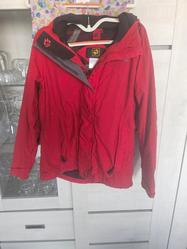 Jas van Jack Wolfskin, Zo goed als nieuw, Maat 36 (S), Rood, Ophalen