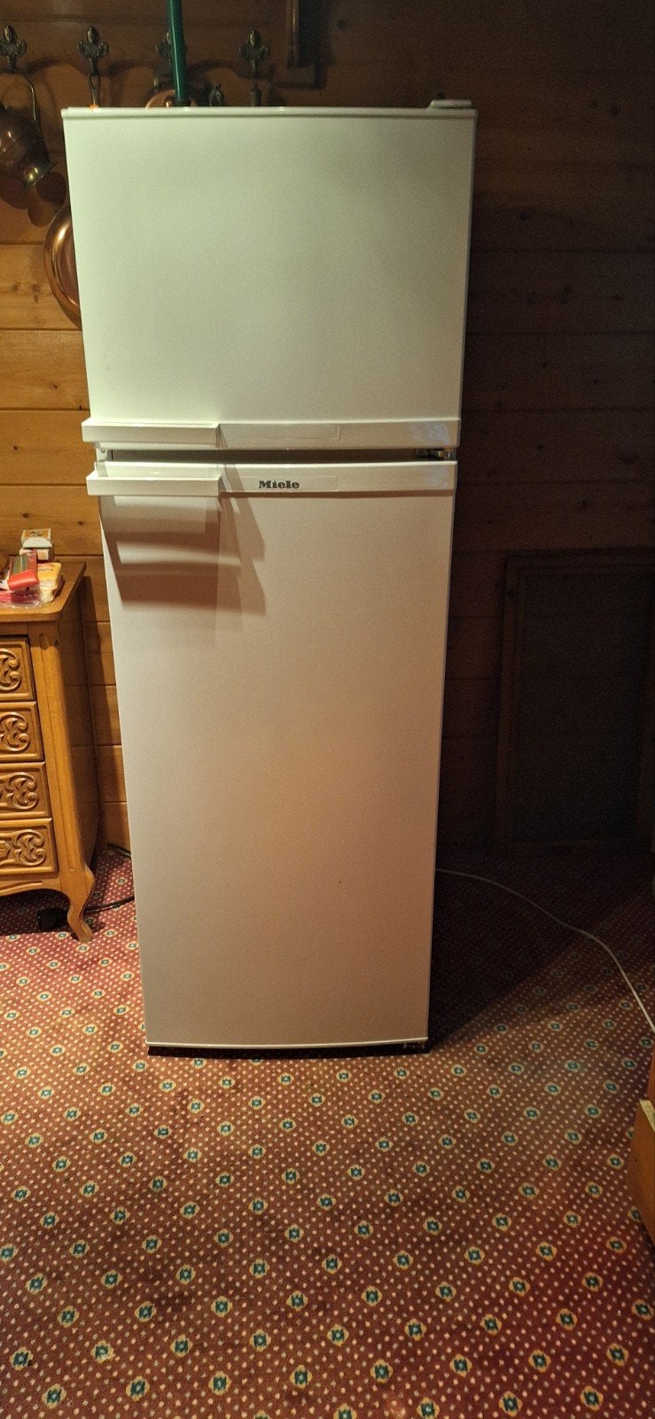 Witte ijskast met apart diepvriesvak van het merk Miele., Comme neuf, 200 litres ou plus, 45 à 60 cm, Avec congélateur séparé