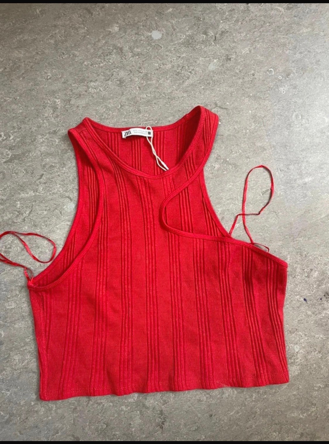Zara - crop top - asymétrique - L, Kleding | Dames, Verzenden, Maat 42/44 (L), Zonder mouw, Gedragen
