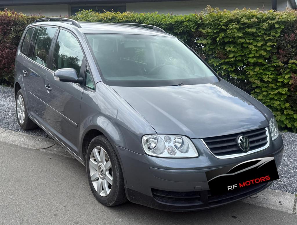 VOLKSWAGEN TOURAN /AUTOMATIQUE /120.000 KM /TRÈS PROPRE, Auto's, Automaat, 1596 cc, Stof, 4 cilinders