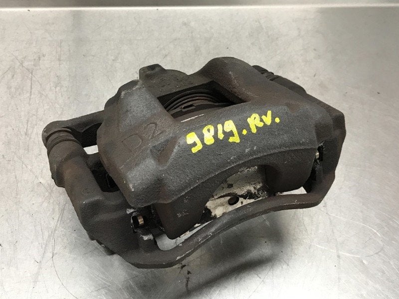 ETRIER DE FREIN AVANT DROIT ABS Toyota Auris (E18), Utilisé, Toyota