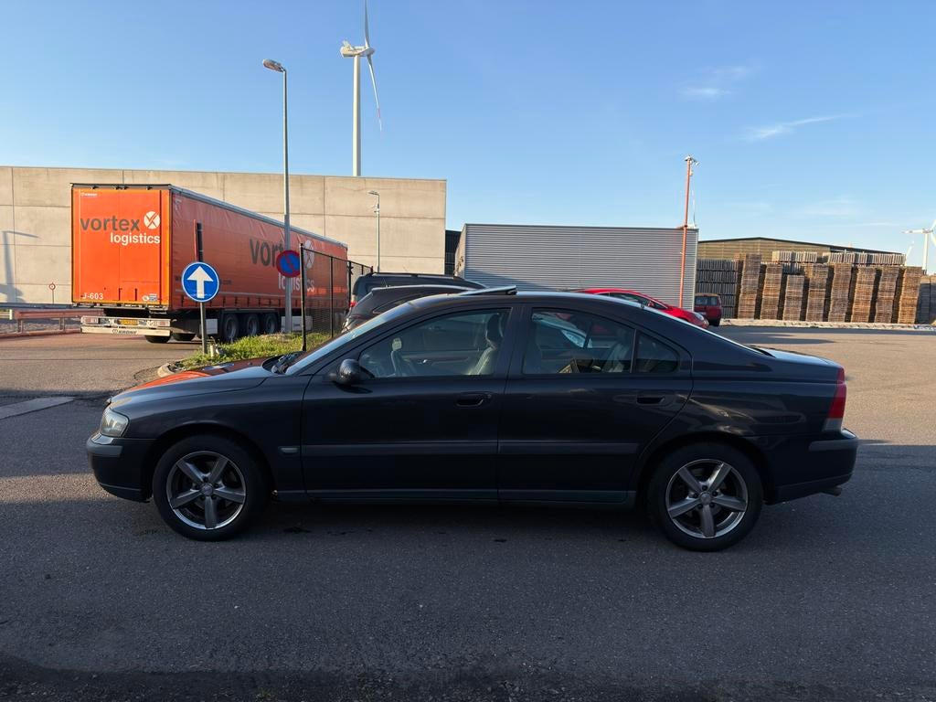 Volvo S60 2.4i 20v EUR4, Auto's, Testrit aan huis, Zwart, S60, Leder