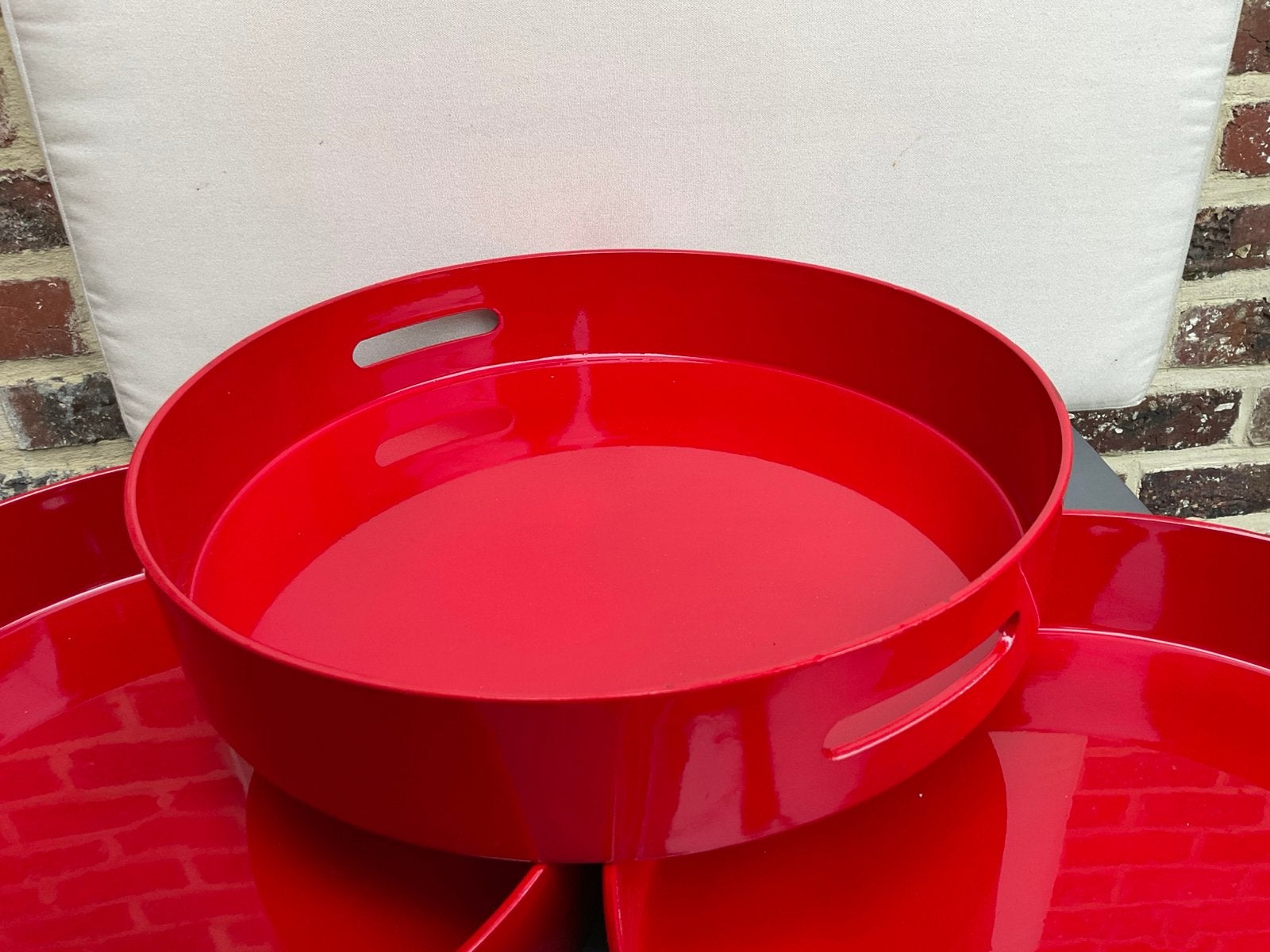 Grote rood gelakte kunststof dienbladen, Huis en Inrichting, Woonaccessoires | Dienbladen, Ophalen, Zo goed als nieuw, Kunststof