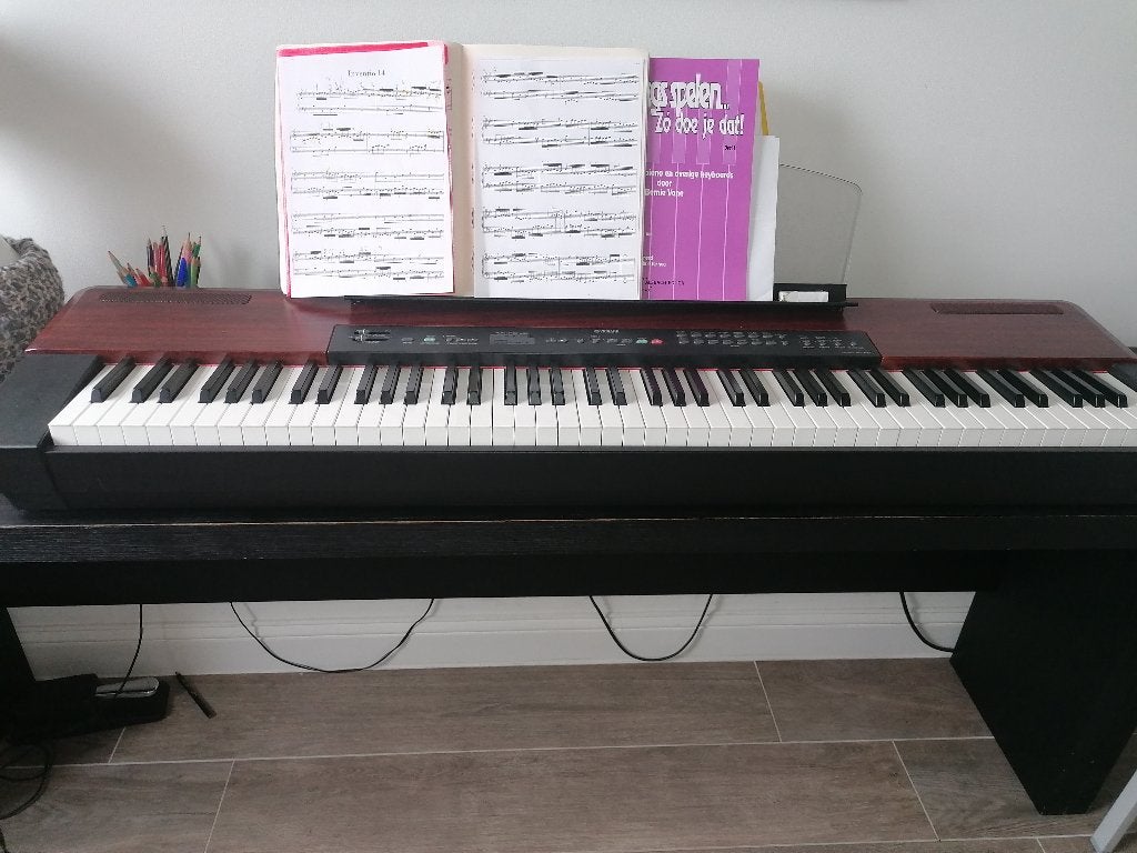 Yamaha P120, Musique & Instruments, Claviers, Utilisé, 88 touches, Yamaha, Sensitif, Avec pied, Connexion MIDI, Enlèvement