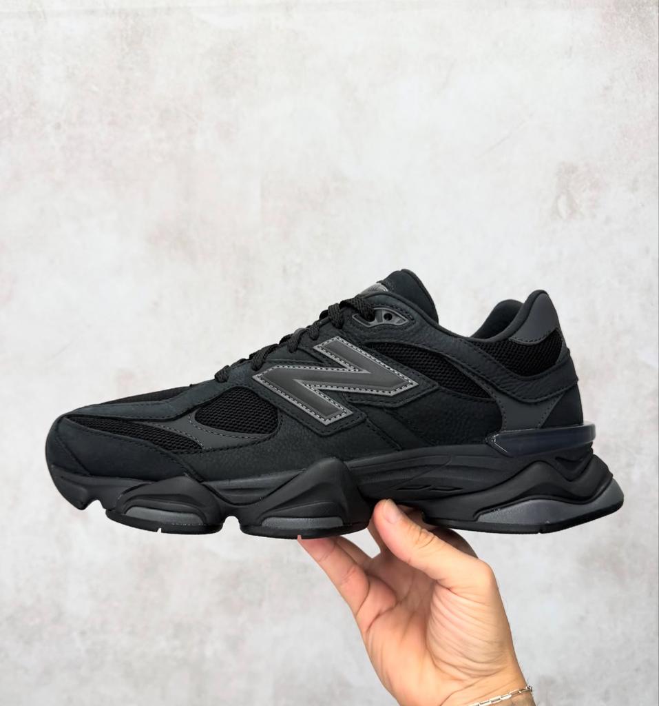 New Balance 9060 Zwarte Sneakers Maat 39,5, Ophalen of Verzenden, Zo goed als nieuw, Zwart, Sneakers
