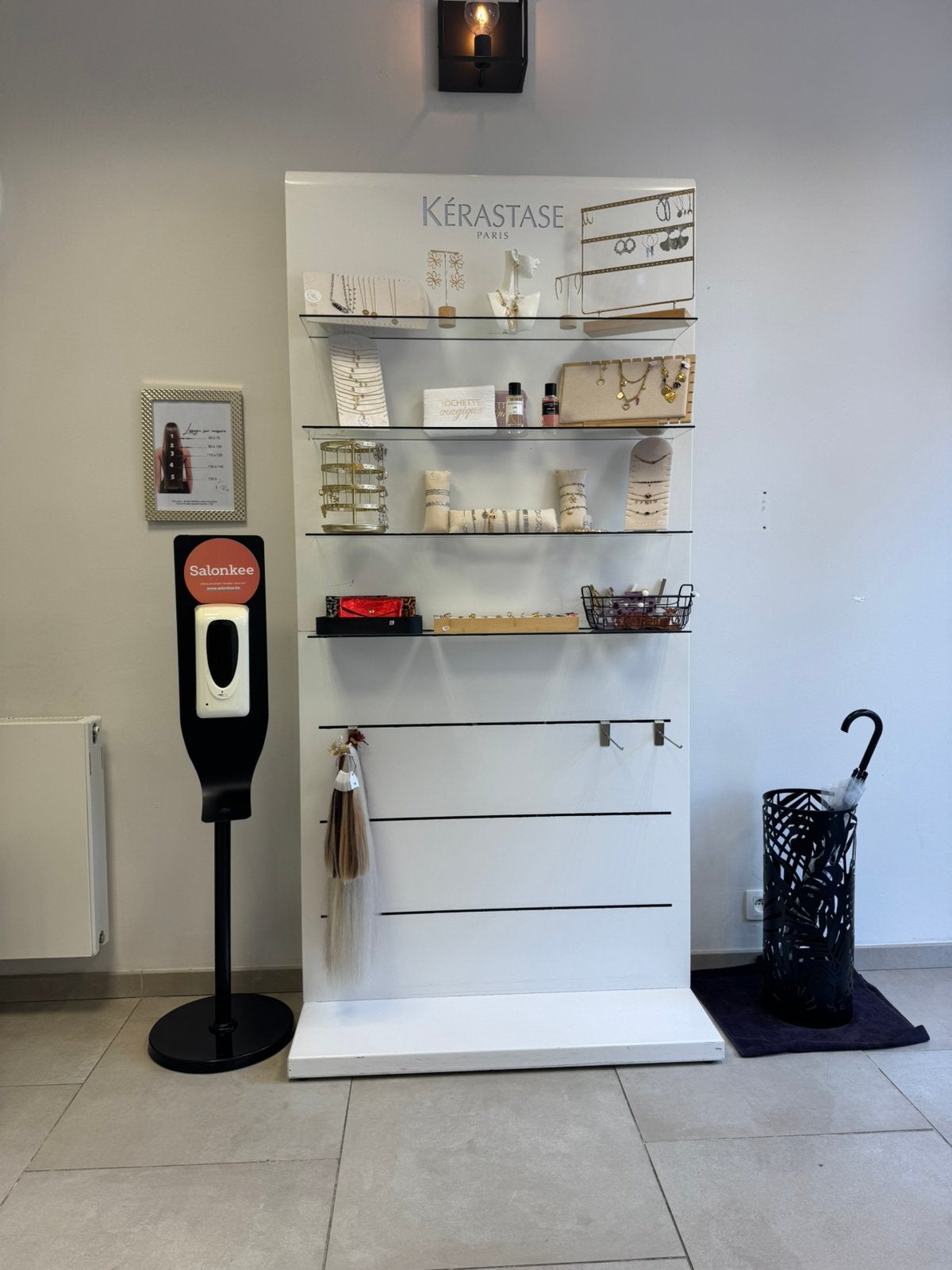 Etagere Kerastase, Enlèvement, Comme neuf