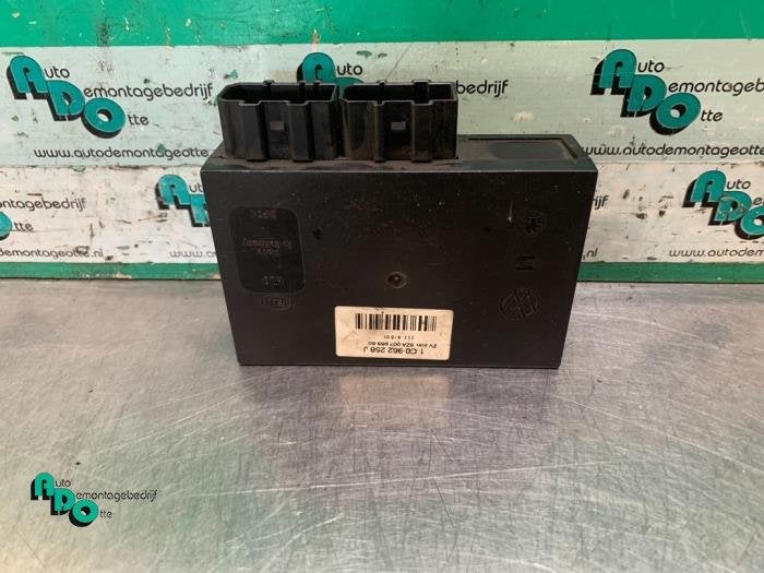 Module verrouillage central des portes d'un Volkswagen Golf, Volkswagen, -, 3 mois de garantie, Utilisé