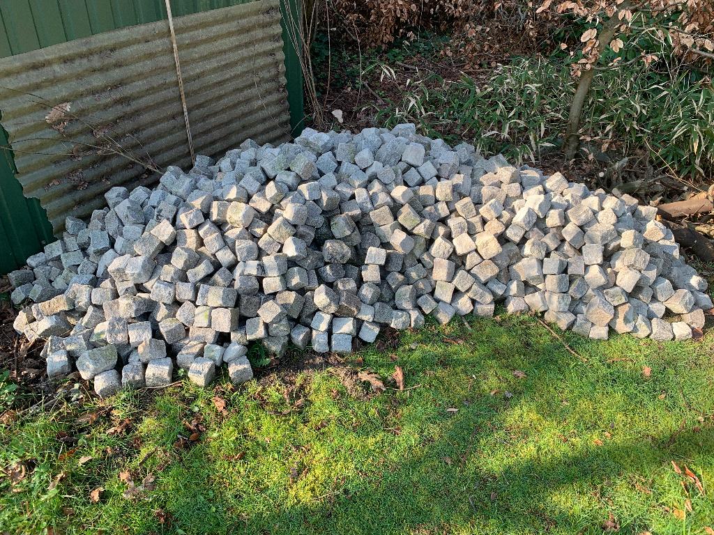 kasseien granieten kinderkoppen nog 8m2, Ophalen