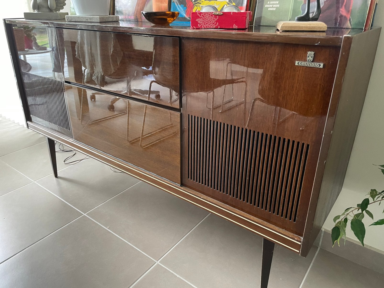 Superkoopje grundig muziek dressoirkast, Ophalen, Gebruikt, 25 tot 50 cm, 100 tot 150 cm