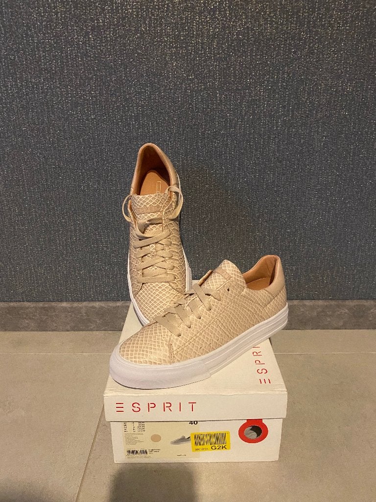 Damessneakers maat 40 Esprit NIEUW, Kleding | Dames, Ophalen, Beige, Nieuw, Sneakers