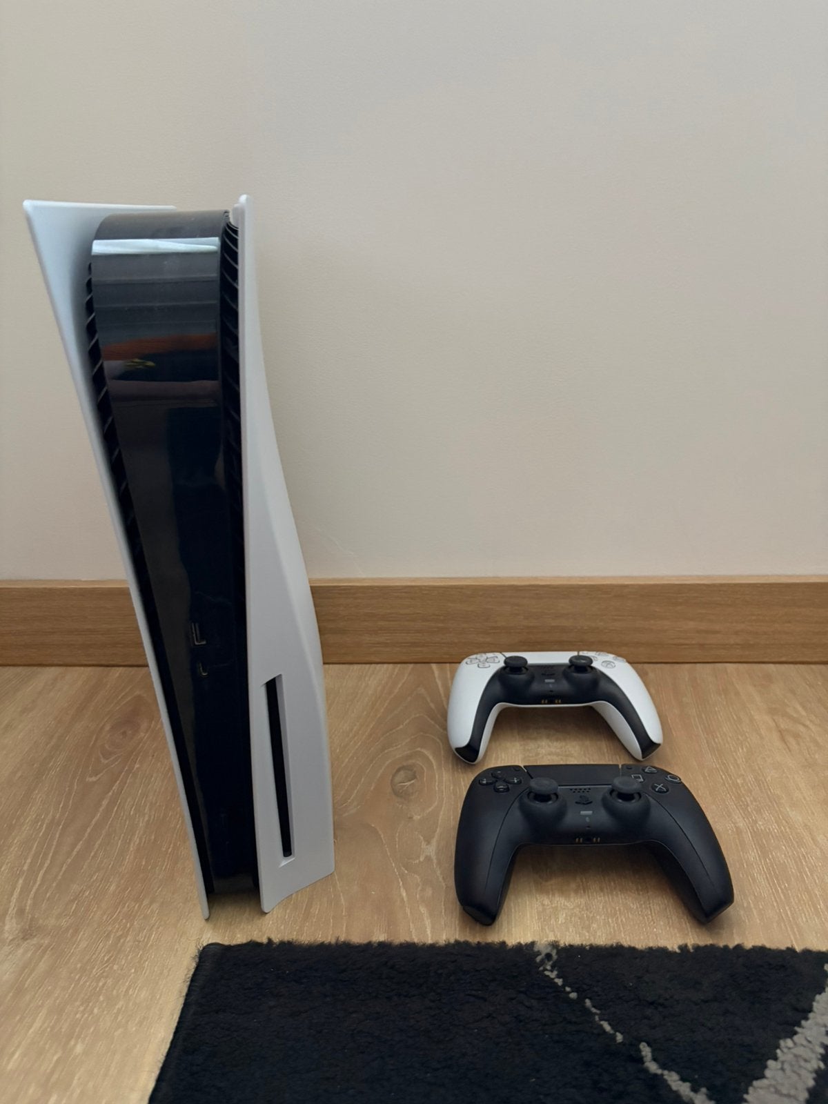 PS5 Standard & 2 Manettes, Consoles de jeu & Jeux vidéo, Enlèvement, Comme neuf, Playstation 5