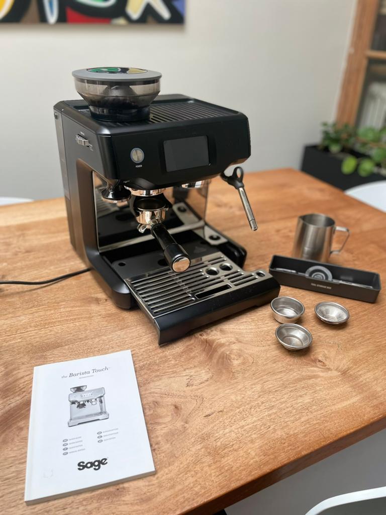️ Sage Barista Touch (incl filters / antikalk), Elektronische apparatuur, Koffiezetapparaten, Zo goed als nieuw, Koffiebonen, Espresso apparaat