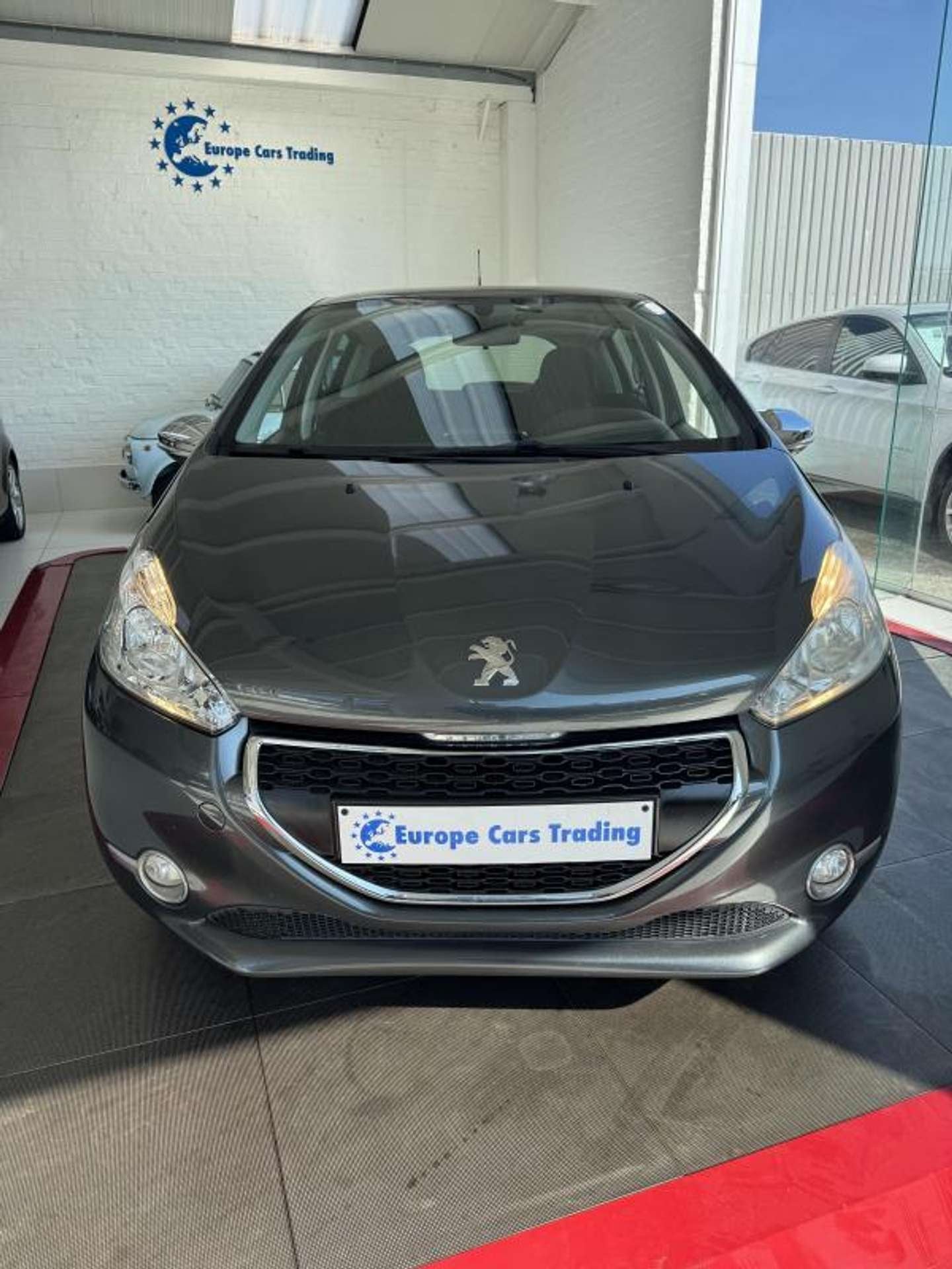 Peugeot 208 URBAN SOUL 1.4 e-HDI 68Ch DISTRIBUTION OK GPS GA, Stof, 1398 cc, Bedrijf, Zilver of Grijs