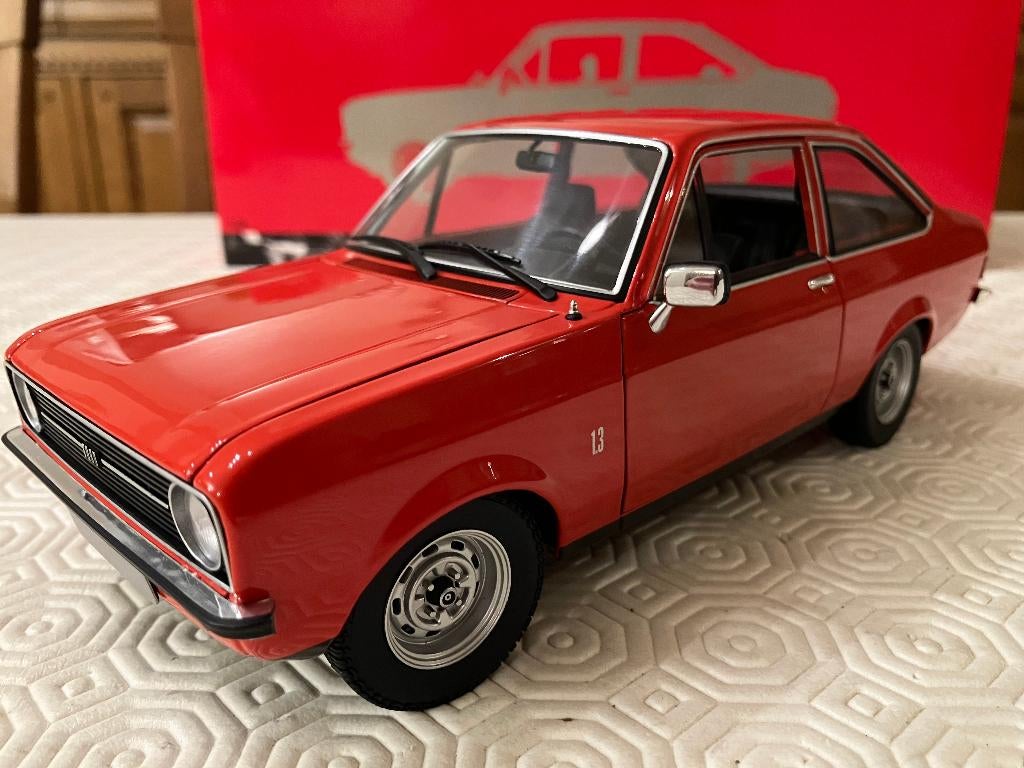 Minichamps Ford escort MK2 1:18 Rood 1002 stuks, Ophalen of Verzenden, MiniChamps