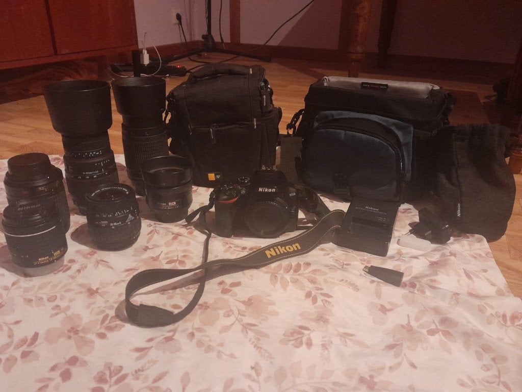 D3500 + 6 objectifs, Gebruikt, Spiegelreflex, Ophalen of Verzenden, Bluetooth