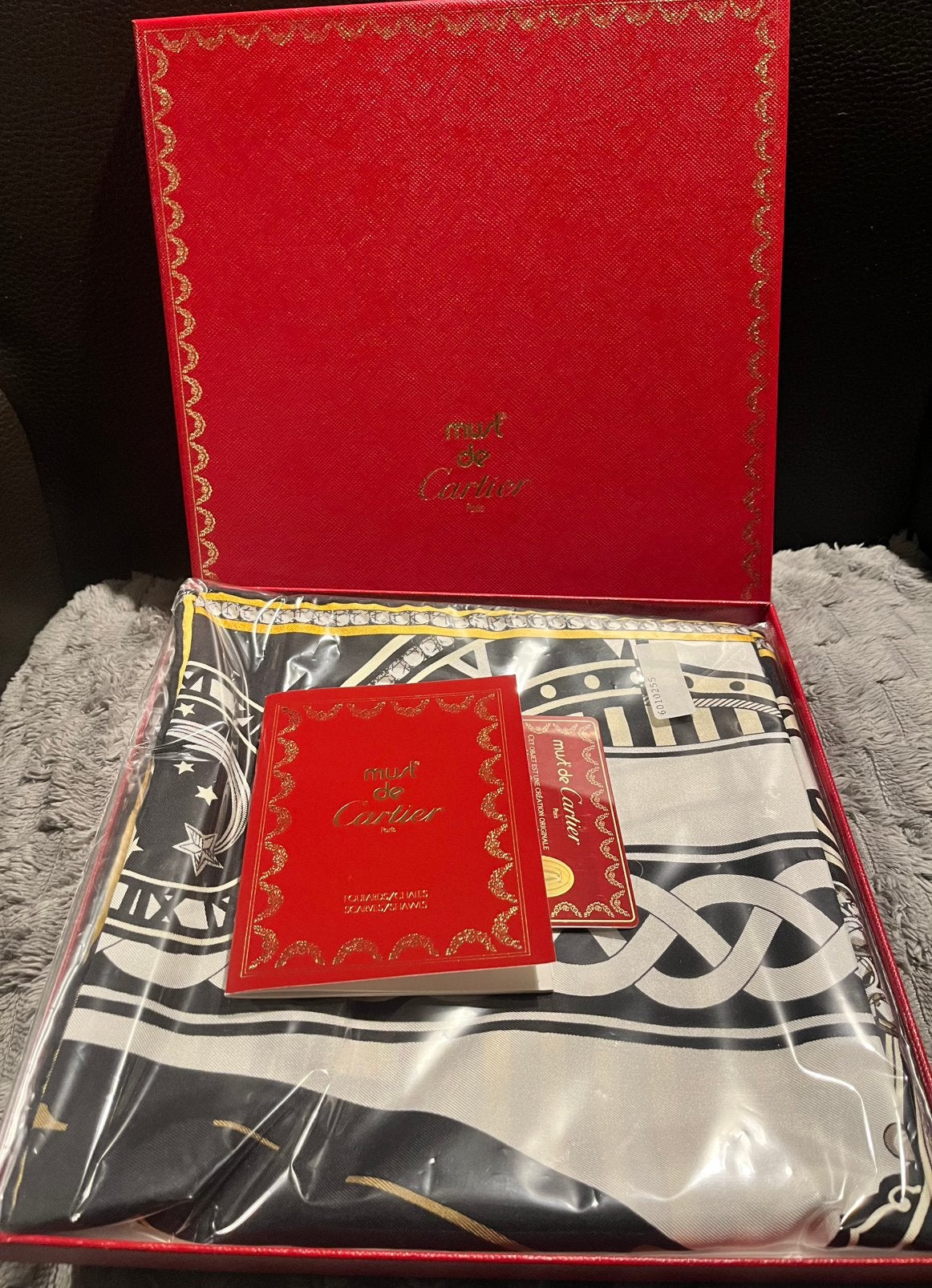 De Cartier zijde vintage sjaal✨, Enlèvement ou Envoi, Neuf, Écharpe