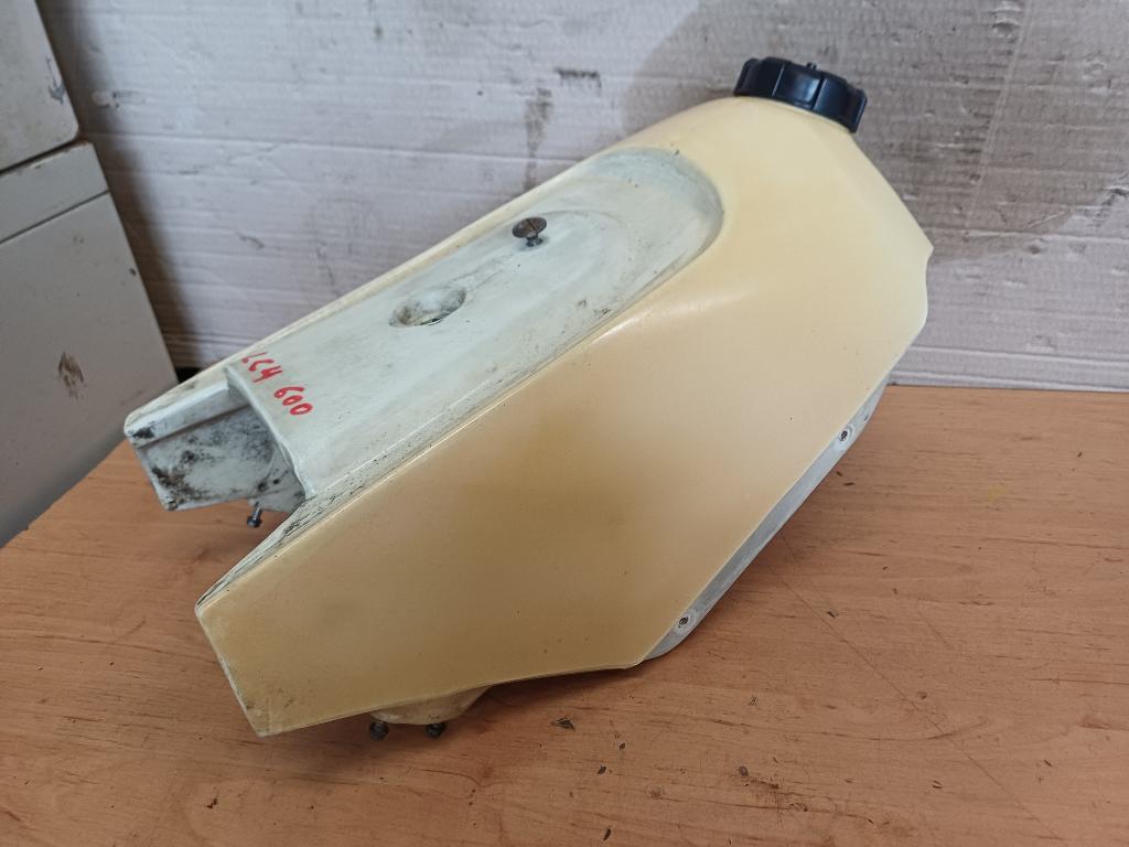 ktm lc4 600 van '90-'94 benzinetank, Motoren, Ophalen, Gebruikt