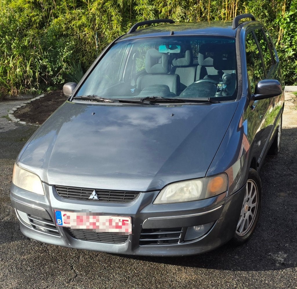 Mitsubishi Space Star 1.8 essence automatique, Argent ou Gris, Achat, Noir, 5 portes
