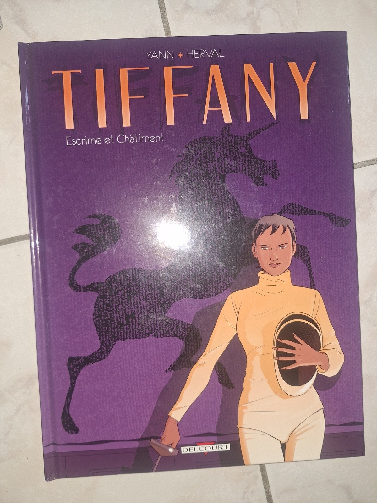Tiffany Escrime et Châtiment Première édition, Une BD, Enlèvement, Comme neuf