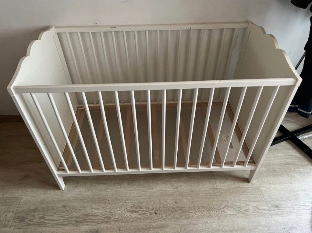 Babybed met toebehoren te koop!, Kinderen en Baby's, Gebruikt, Minder dan 140 cm, Minder dan 70 cm, Ophalen