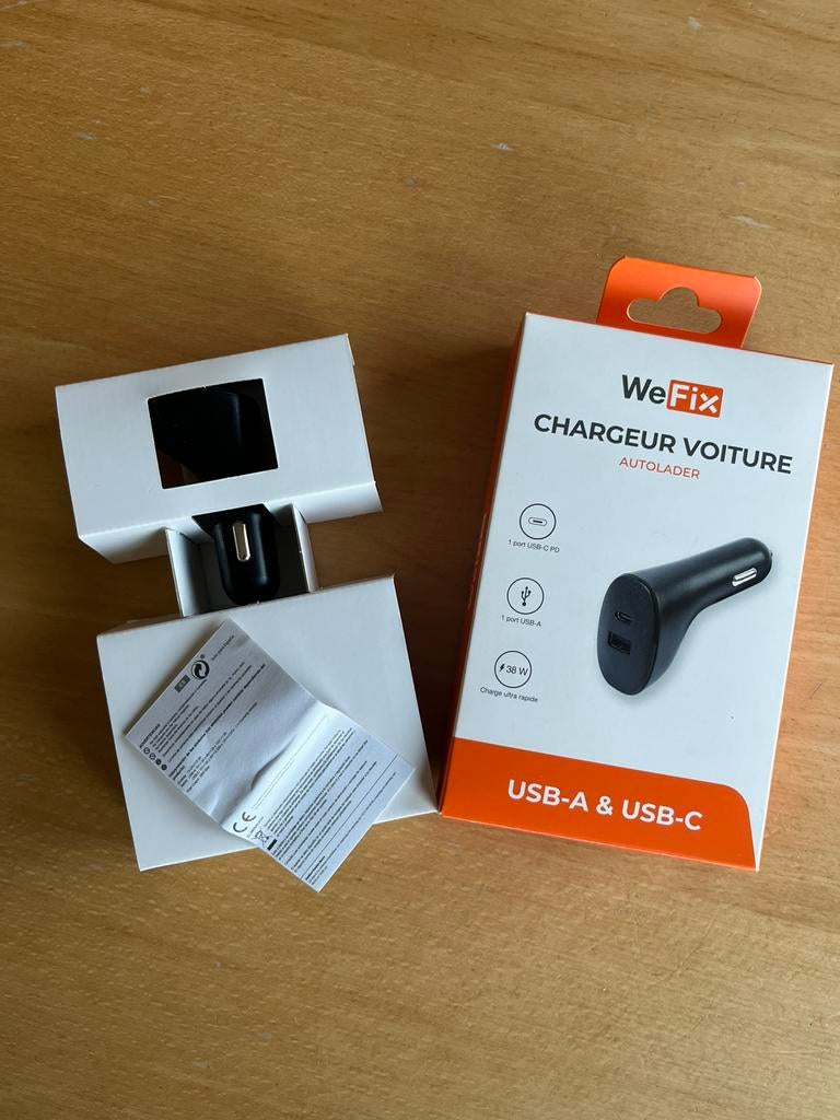 WeFix Autolader USB-A & USB-C, Télécoms, Chargeurs de voiture, Enlèvement ou Envoi, Comme neuf