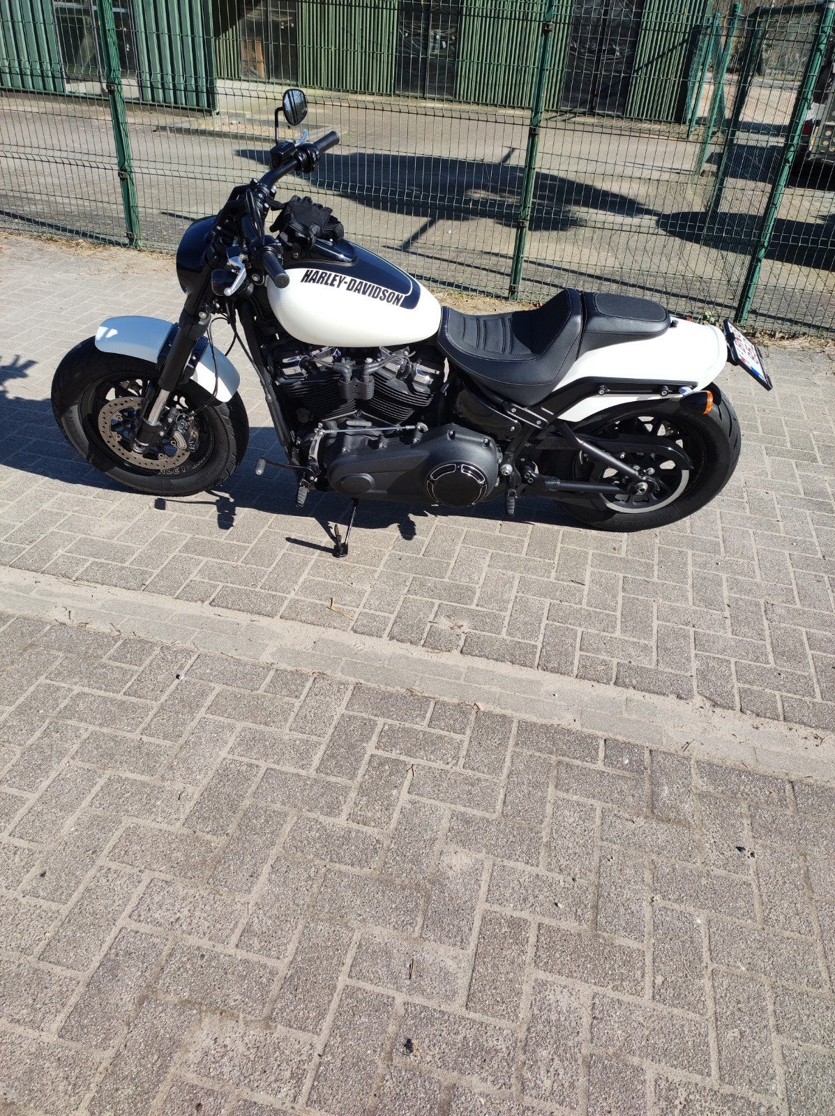 Fat Bob black and white 114, Meer dan 35 kW, 1868 cc