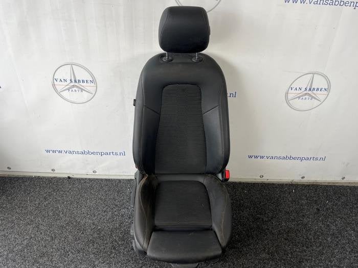 Siège droit d'un Mercedes A-Klasse, -, 3 mois de garantie, Utilisé, -