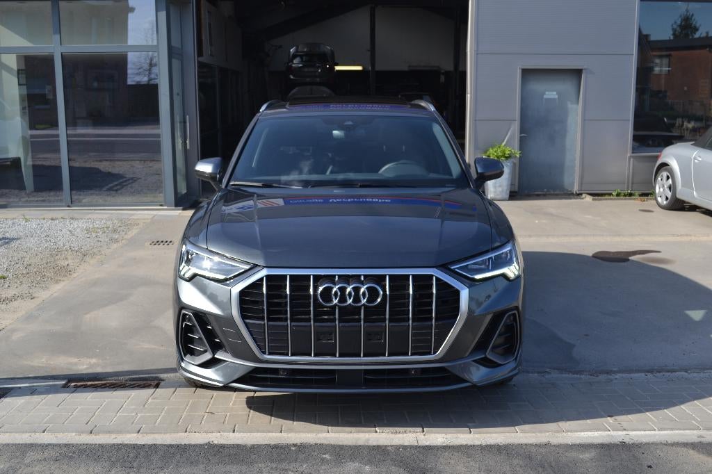 Audi Q3 PANO/LEDER/LED, Autos, Audi, Cuir, Argent ou Gris, Achat, Entreprise