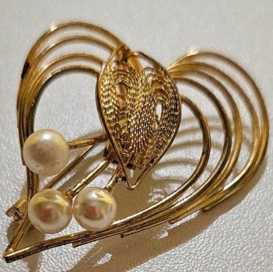 BROCHE OR AVEC PERLES, Bijoux, Sacs & Beauté, Broches, Neuf, Enlèvement ou Envoi, Or, Or