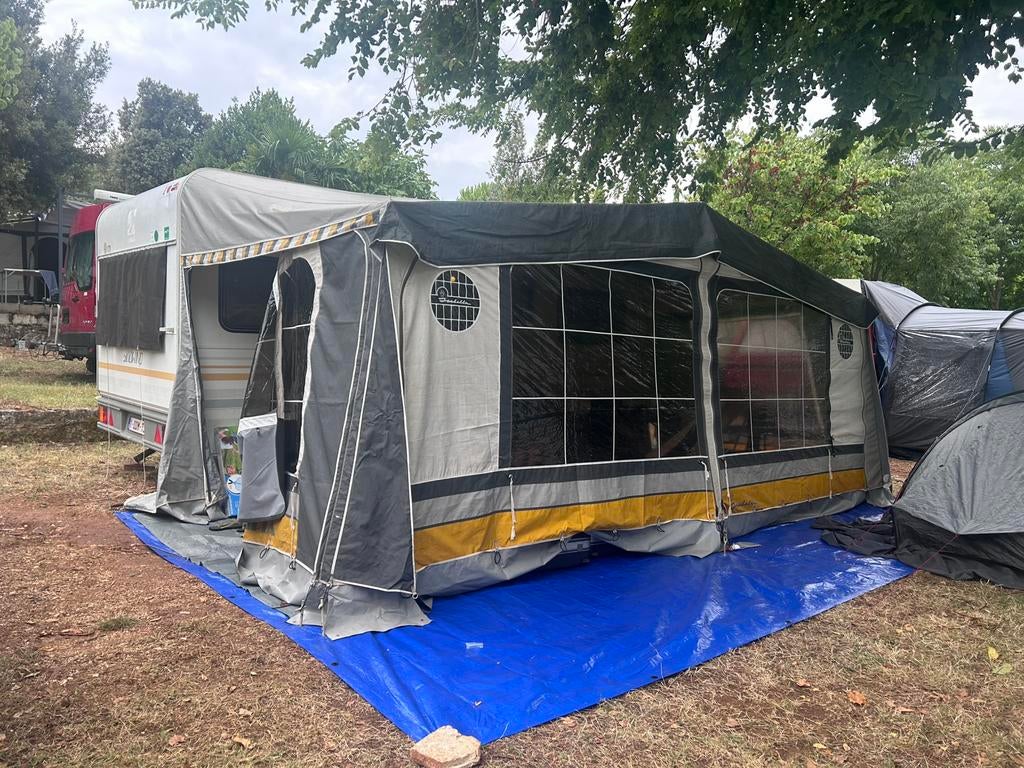 Knaus Sudwind 4-persoons caravan met voortent en luifel 1991, Vast bed, Standaardzit, Particulier, Luifel
