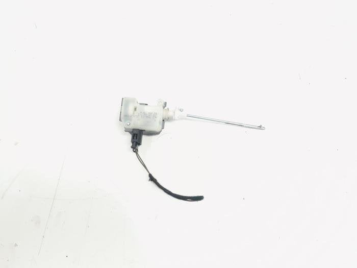 Moteur de verrouillage clapet réservoir d'un Skoda Octavia, -, 3 mois de garantie, Utilisé, Skoda