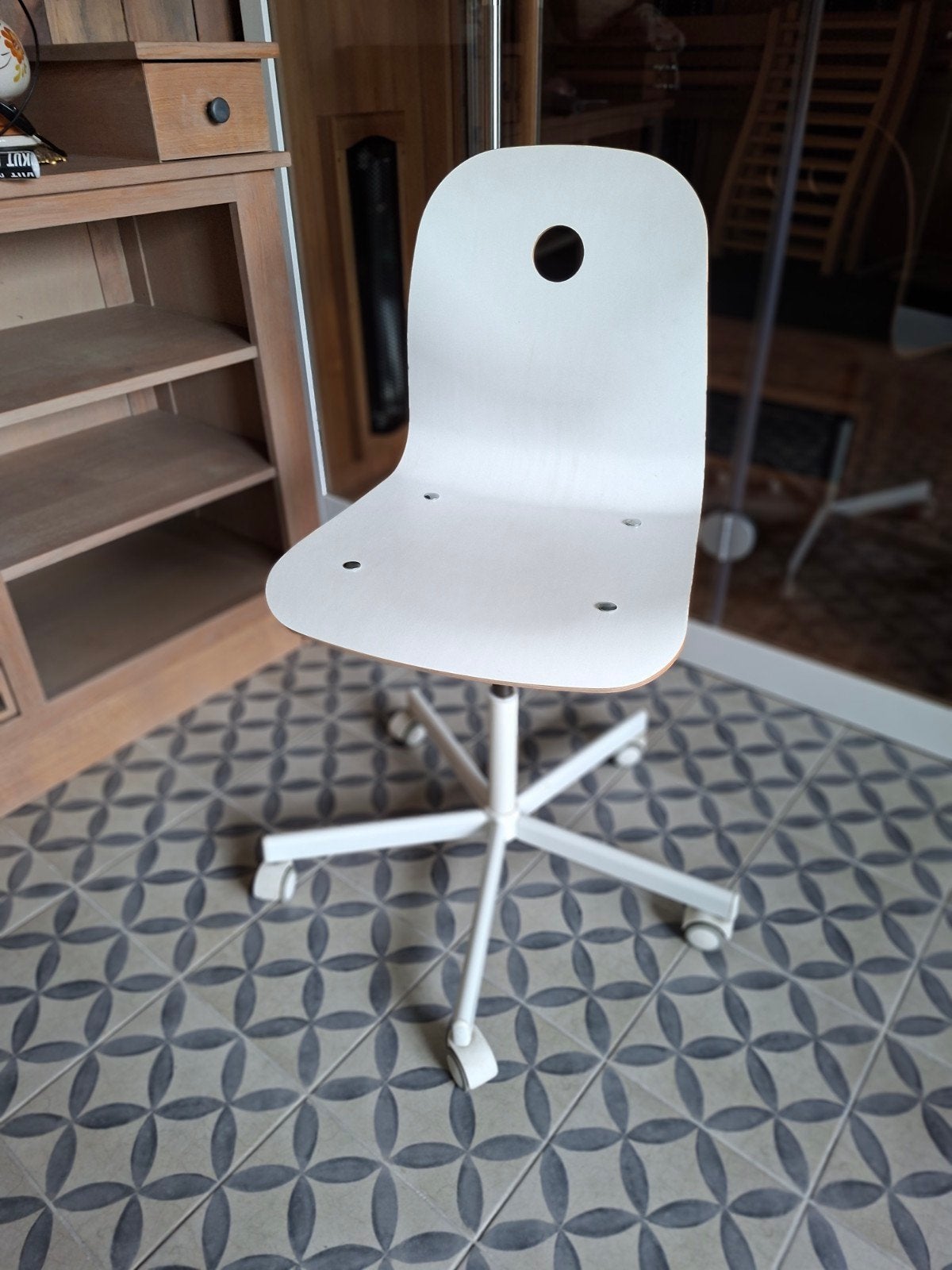 Bureau stoel, Ophalen