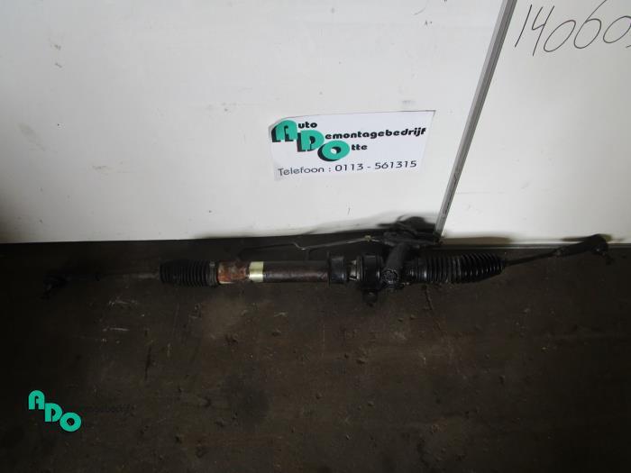 Crémaillère de direction d'un Nissan Micra (Micra 11 92-), -, 3 mois de garantie, Utilisé, -