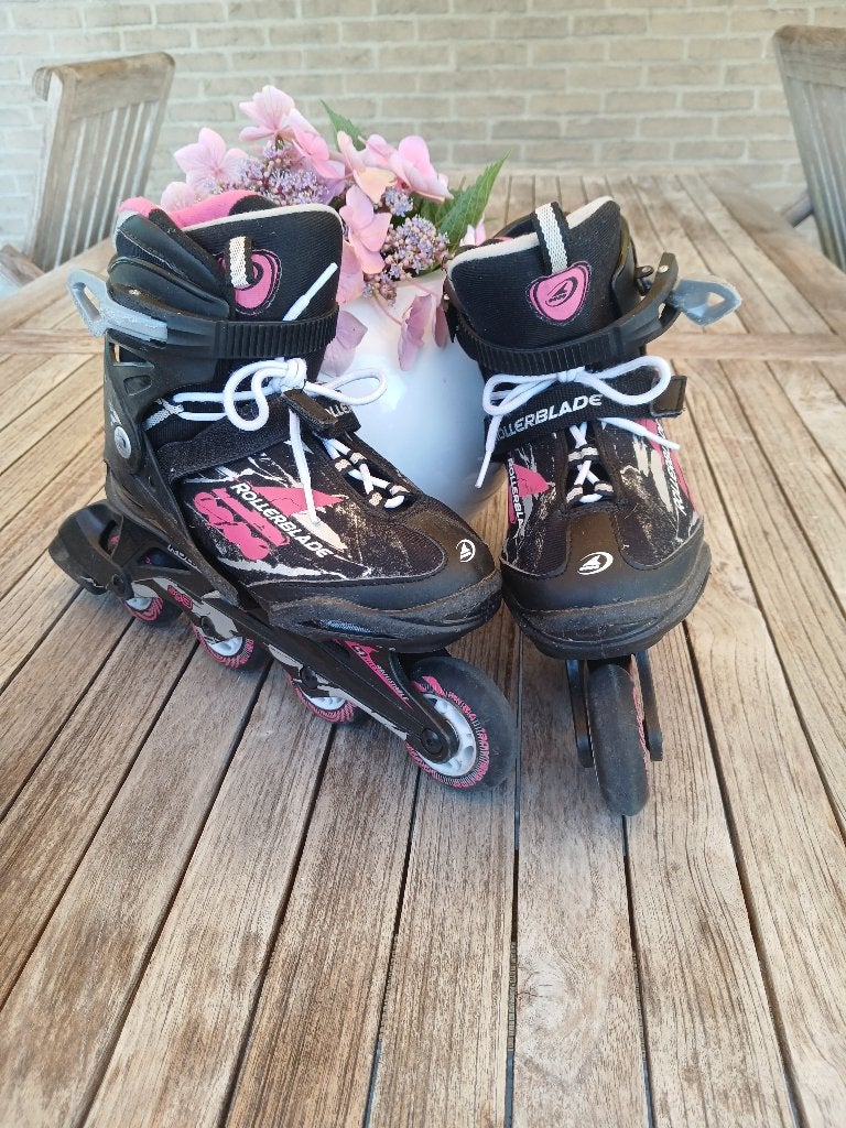 Skeelers goede staat, Sport en Fitness, Skeelers, Ophalen, Dames, Inline skates 4 wielen, Verstelbaar
