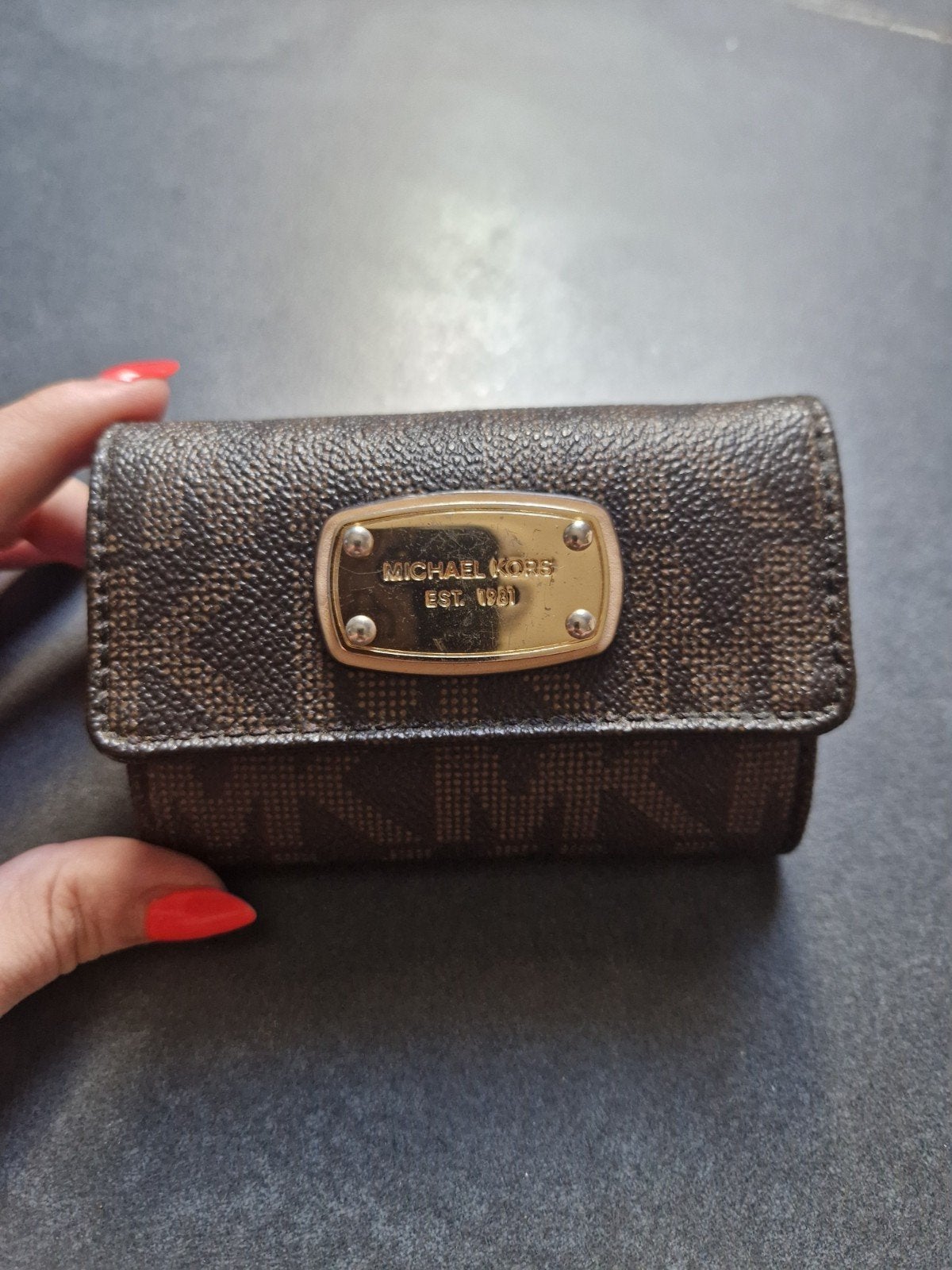 michael kors portemonnee klein, Handtassen en Accessoires, Portemonnees, Bruin, Zo goed als nieuw, Met knipsluiting, Ophalen
