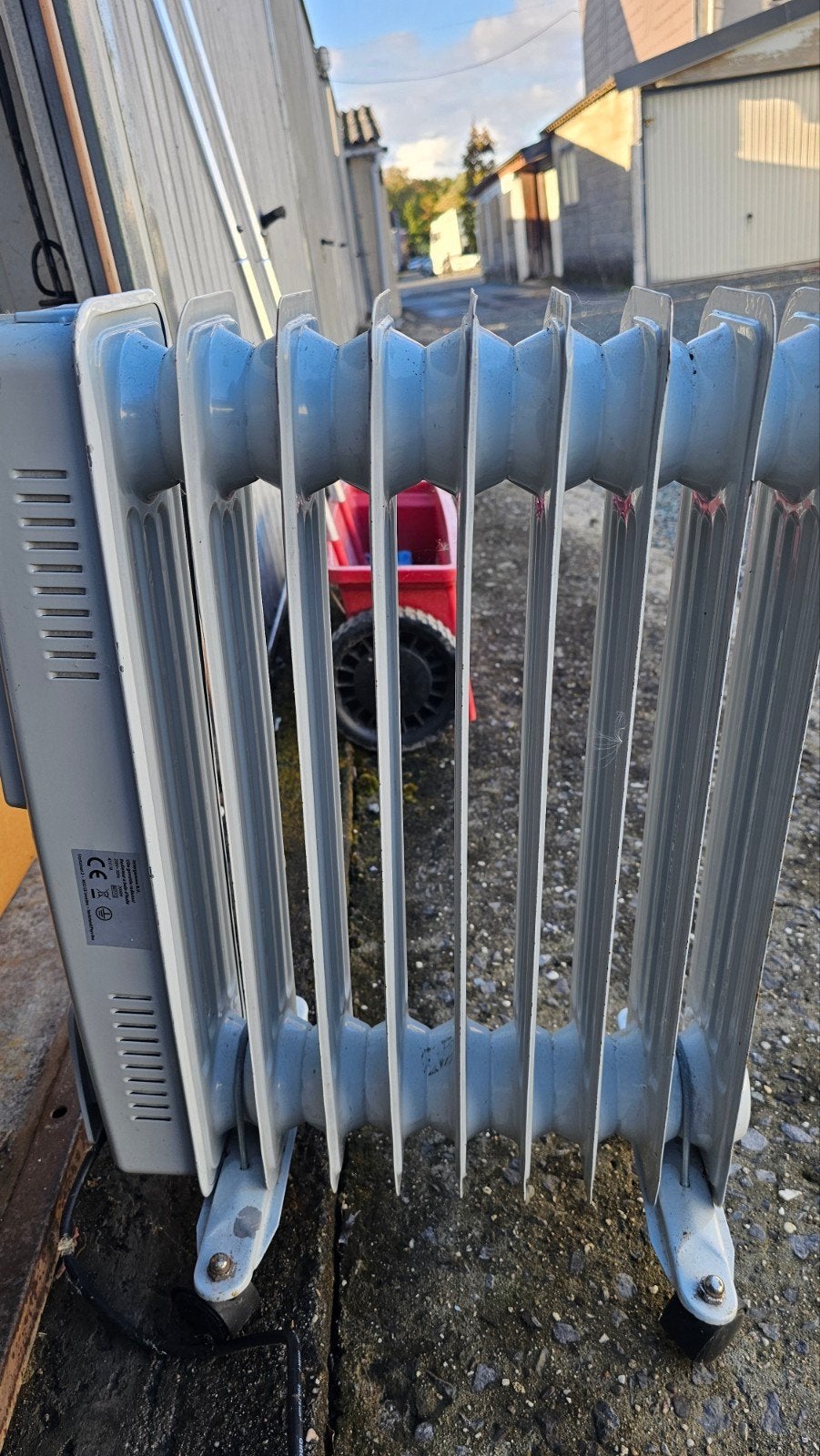 Intergamma oliegevulde radiator / elektrische kachel - 2000W, Doe-het-zelf en Bouw, Ophalen